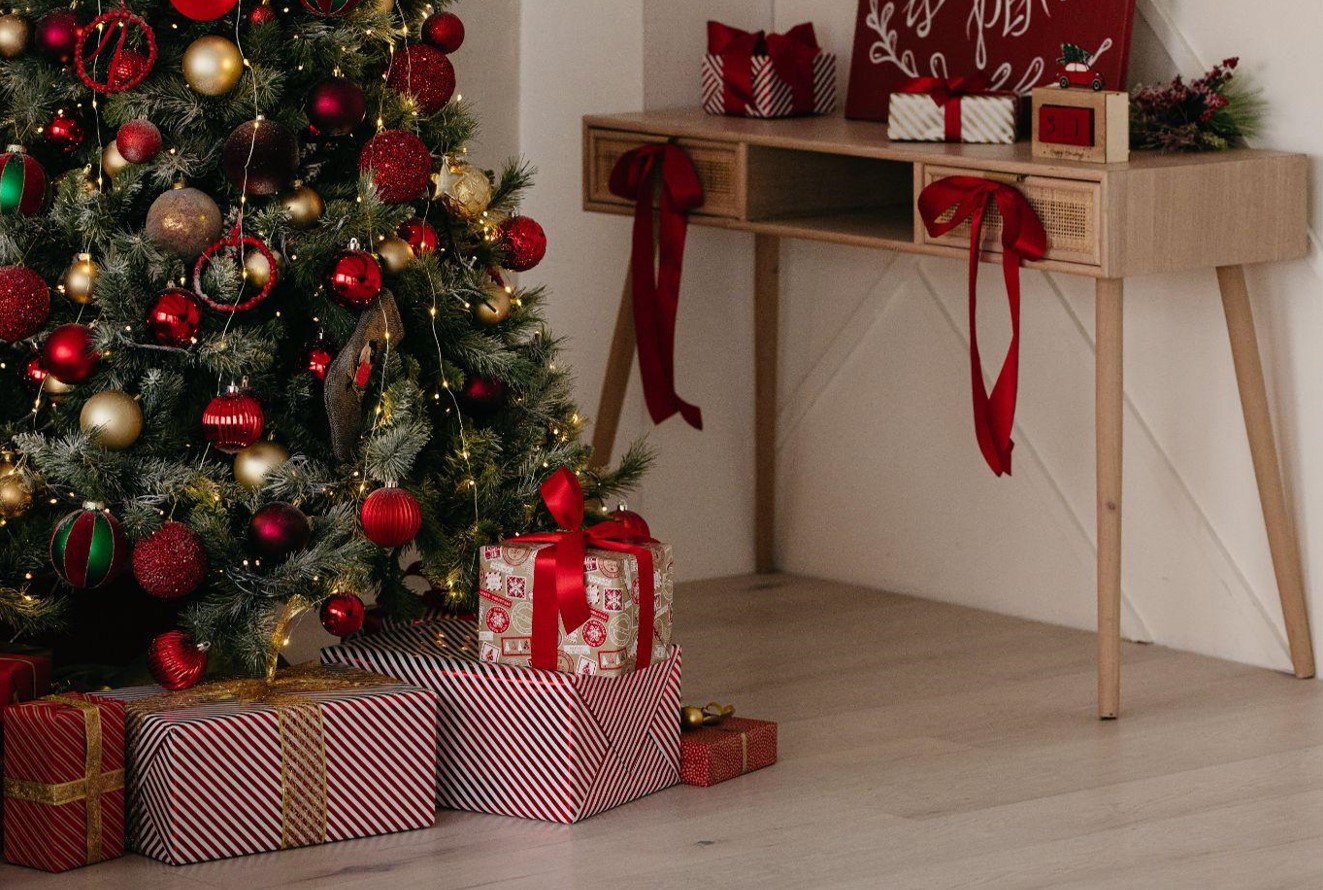 Best Artificial Christmas Trees 2025: Picks for New Year’s Day